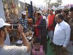 The Union Minister for Minority Affairs, Shri Mukhtar Abbas Naqvi visiting the Stalls, at Hunar Haat, at Islam Gymkhana Marine Lines, in Mumbai on January 08, 2018.
