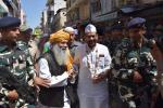 oday offered Chadar of PM Shri Narendra Modi at Ajmer Sharif Dargah of Khwaja Moinuddin Chishti, symbol of Indias great spiritual 