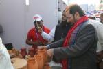 The Union Minister for Minority Affairs, Shri Mukhtar Abbas Naqvi visiting the Stalls, at Hunar Haat, at Islam Gymkhana Marine Lines, in Mumbai on January 08, 2018.