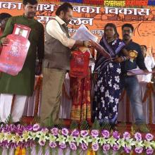 Participated in various programmes in Pakur, Jharkhand and informed people about 3 years achievements of @narendramodi Govt.and distributed free LPG gas connections to women under Ujjwala Yojana