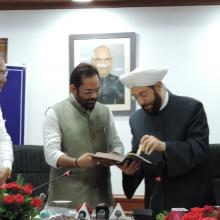 The Union Minister for Minority Affairs, Shri Mukhtar Abbas Naqvi in a meeting with the Grand Mufti of the Syrian Republic, Dr. Ahmad Badreddin Hassoun, in New Delhi on September 26, 2017.